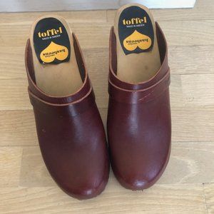 Swedish Hasbeens Toffel Clogs